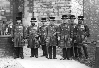 Yeoman Warders des Tower of London von English Photographer